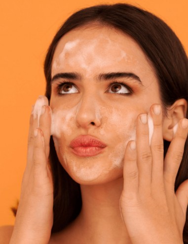 Spuma curatare fata cu vitamina C, 150ml - Radiance Gyada Cosmetics