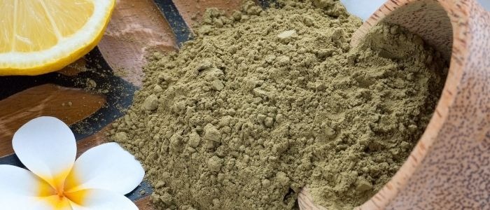 Experienta vopsire par cu henna naturala Khadi